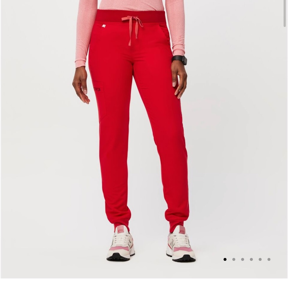 Figs Zamora jogger scrub pants. Pop Red, Medium petite. Great condition!